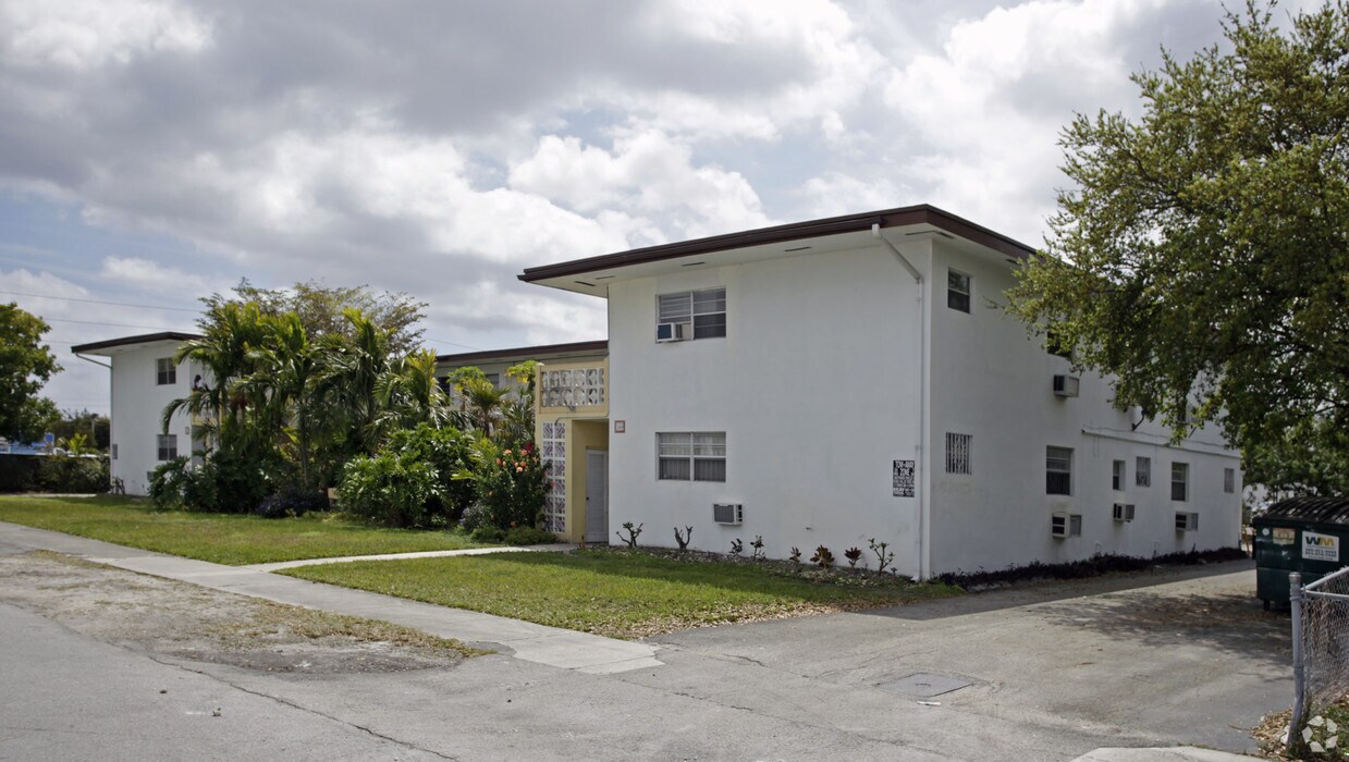Primary Photo - 240 NW 193rd St