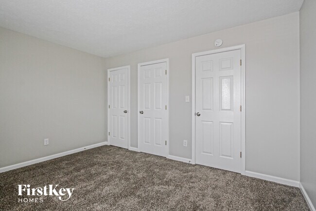 Building Photo - 6250 Twyckenham Dr