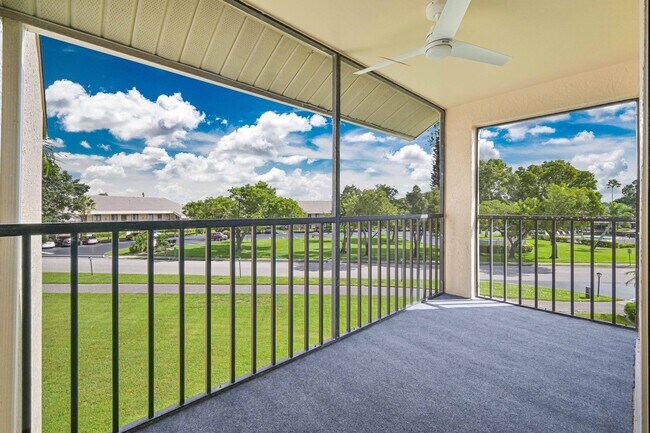 Building Photo - NOW AVAILABLE - Cozy Condo in Cross Creek - Golf Community!