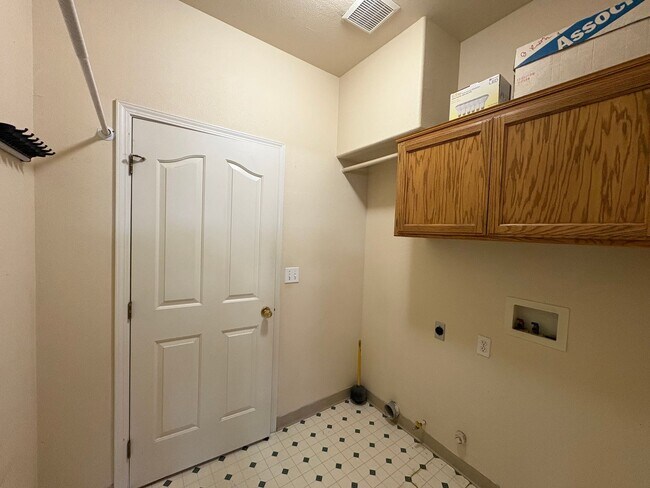 Building Photo - 1523 E Monte Vista Ct