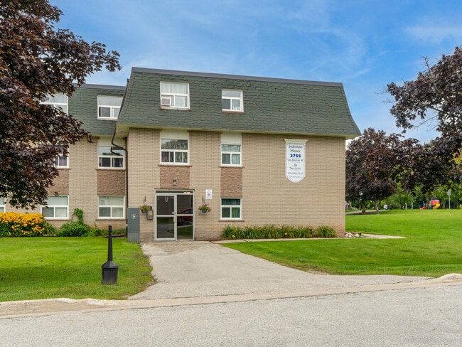 Photo du bâtiment - Sydenham Manor Apartments
