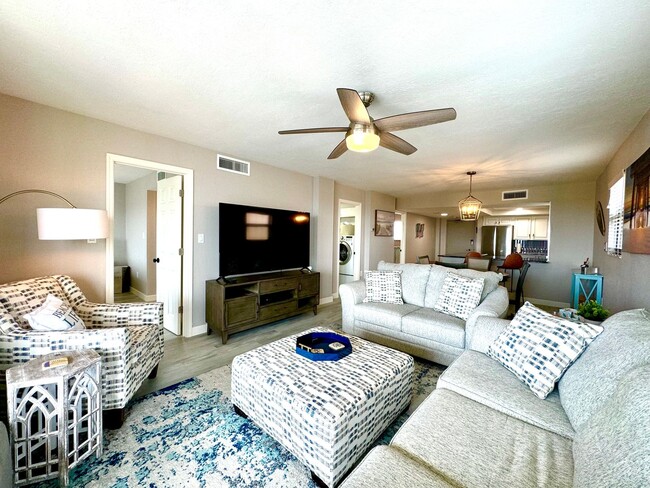 Building Photo - Top-Floor Cape Coral Condo with Wraparound...