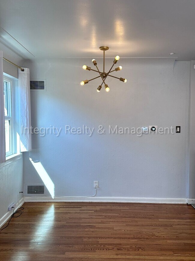 Foto del edificio - 4 Bed/2 Bath, 1,396 Sqft - 3595 Eudora St ...