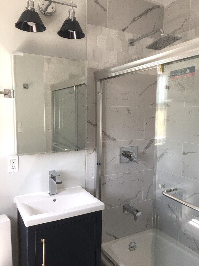Foto del edificio - 1723 E Erie St