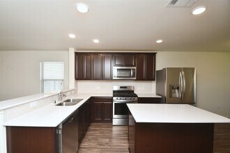 Building Photo - 5010 Brewcastle Ln