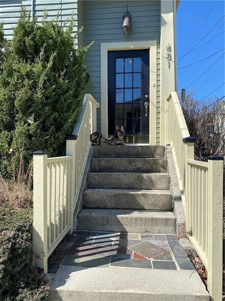 Building Photo - 481 Pine St
