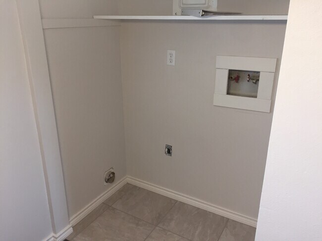 Conexión para lavadora - 920 Lazy Creek Ln
