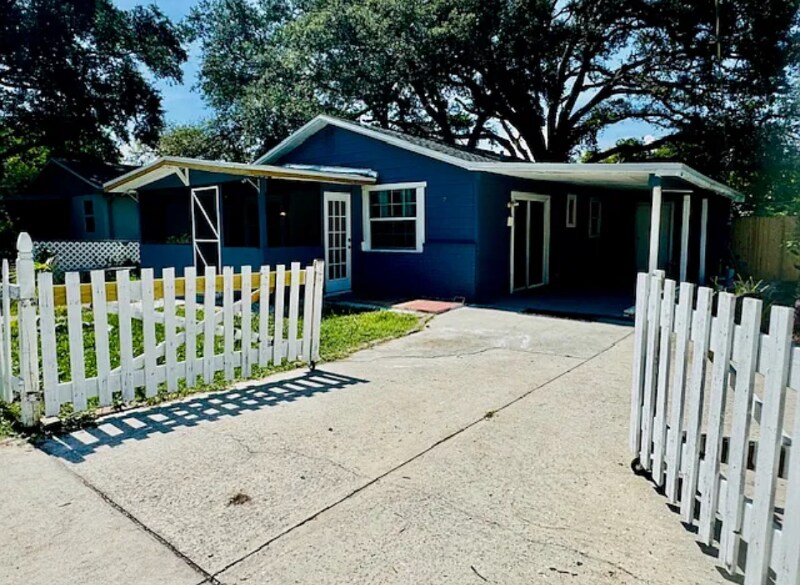 Foto principal - 711 E 129th Ave