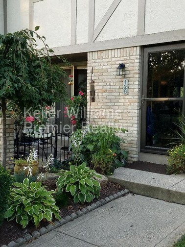 Foto principal - 126 Carrowmoor Ct
