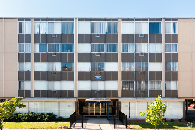 Building Photo - Bradford House