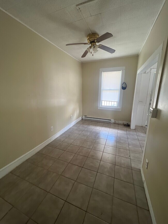 Dining Area - 57 Merchants Ave