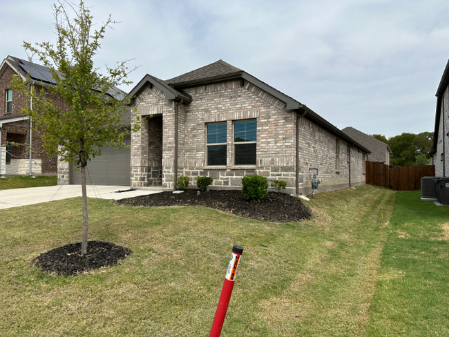 Building Photo - 468 Fox Ridge Dr