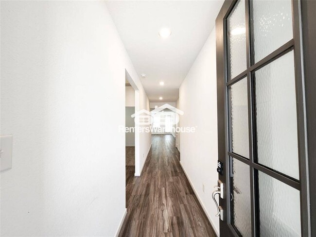 Foto del edificio - 7230 Greenbriar Bnd Ct