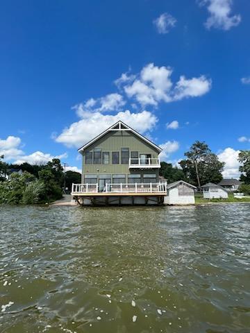 Foto del edificio - 97 Sand Shore Rd