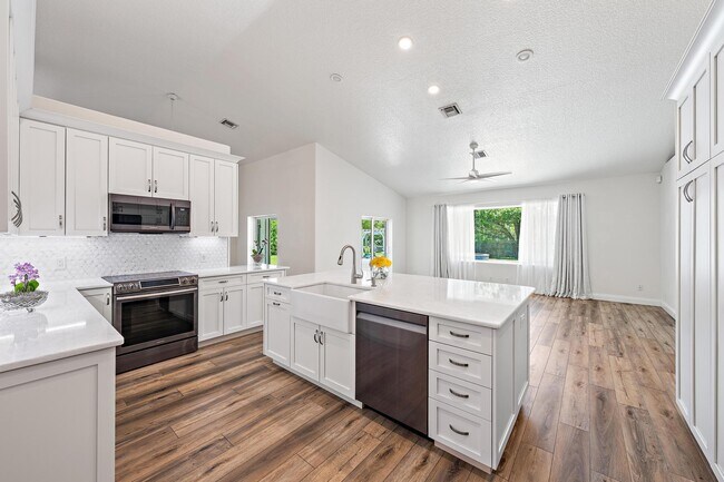 Foto del edificio - 13928 82nd Ln N