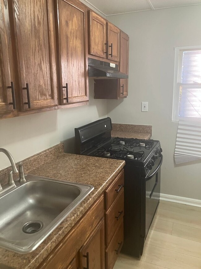 Building Photo - Spacious 2-Bedroom, 1-Bath Home on Saint Charles Ave – Available Now