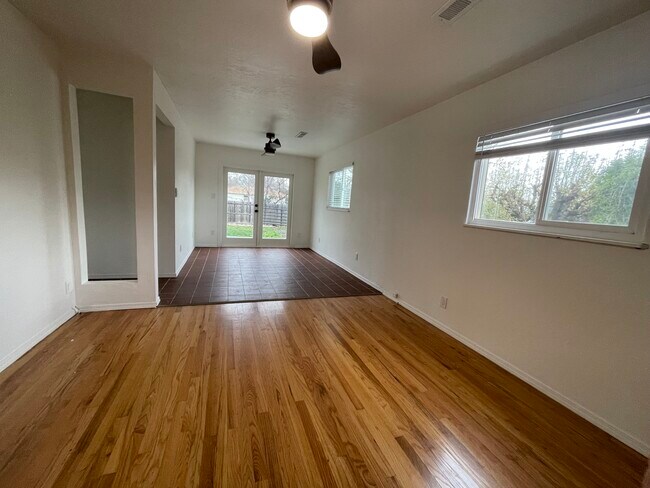 Foto del edificio - 1030 Lincoln St