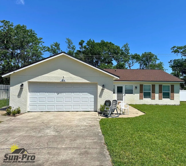 Building Photo - 108 Pinion Cir