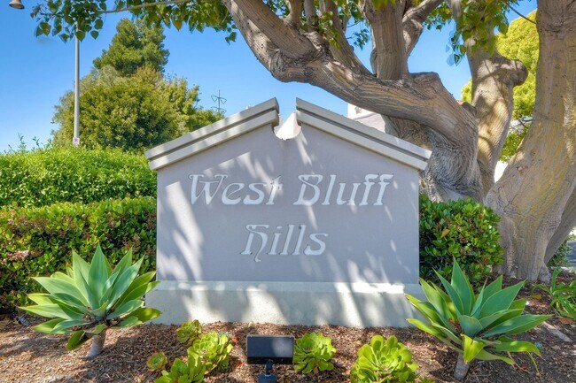 Foto del edificio - 1951 Swallow Ln