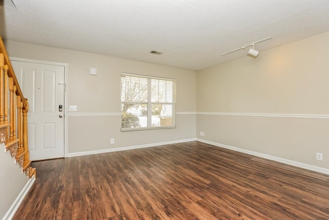 Building Photo - 1737 Stone Hollow Ct
