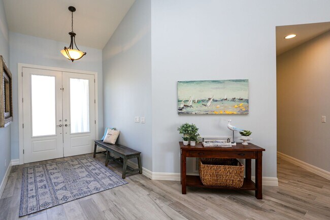 Foto del edificio - ***STUNNING POOL HOME***4BEDS / 4BATHS***G...