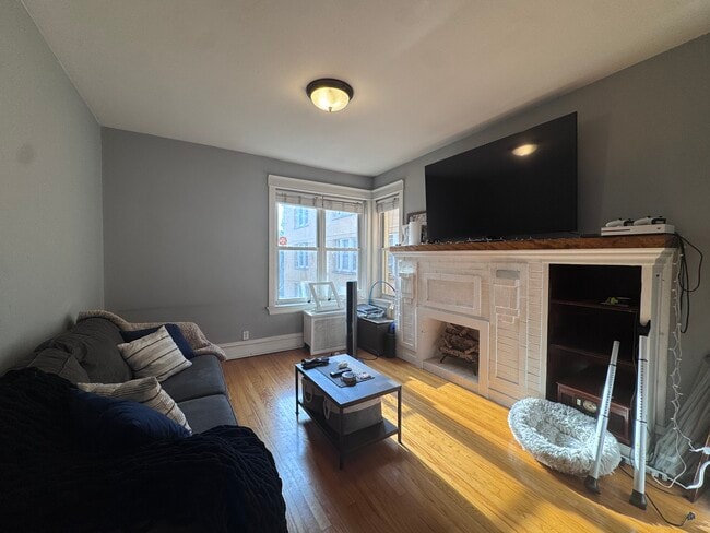 Building Photo - 4109 N Ashland Ave