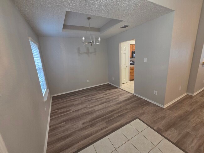 Building Photo - 3304 Sparta Dr