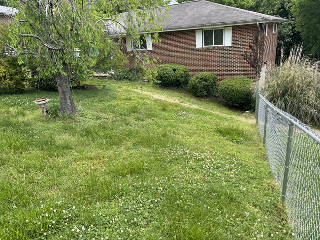 Building Photo - 4630 Sherry Ln