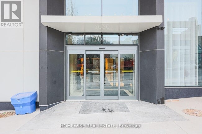 Photo du bâtiment - 2020-2020 Bathurst St
