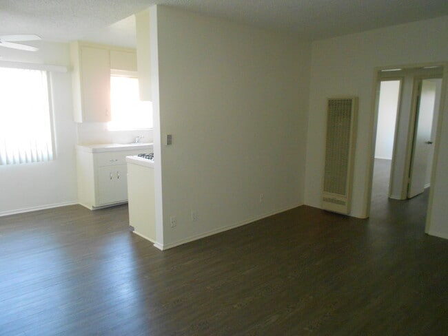 Foto del edificio - 3721 Midvale Ave
