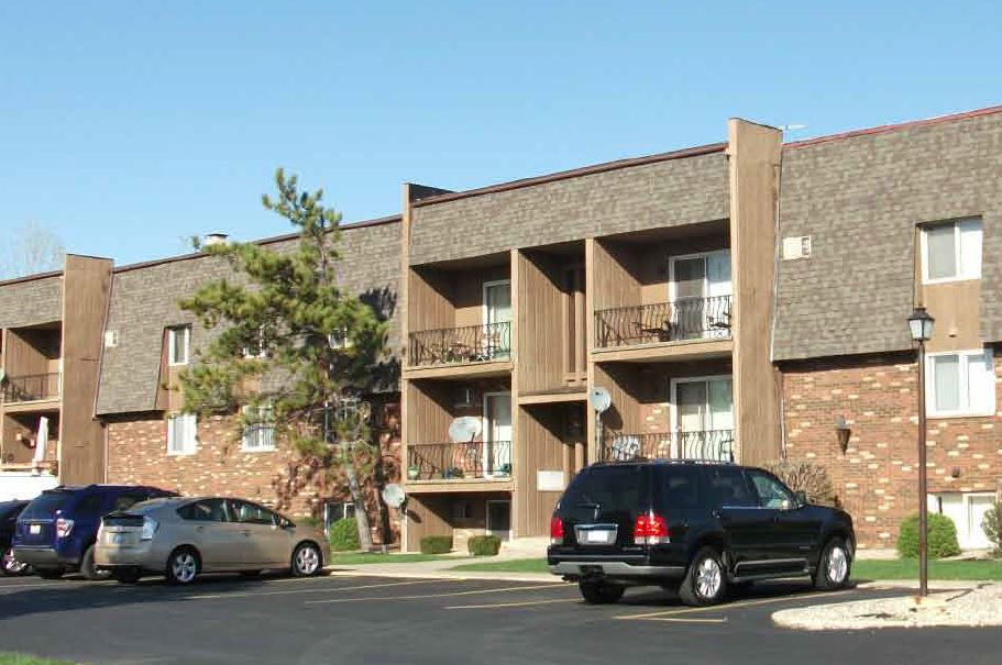 2035 Meadow Lane - 2035 Meadow Ln