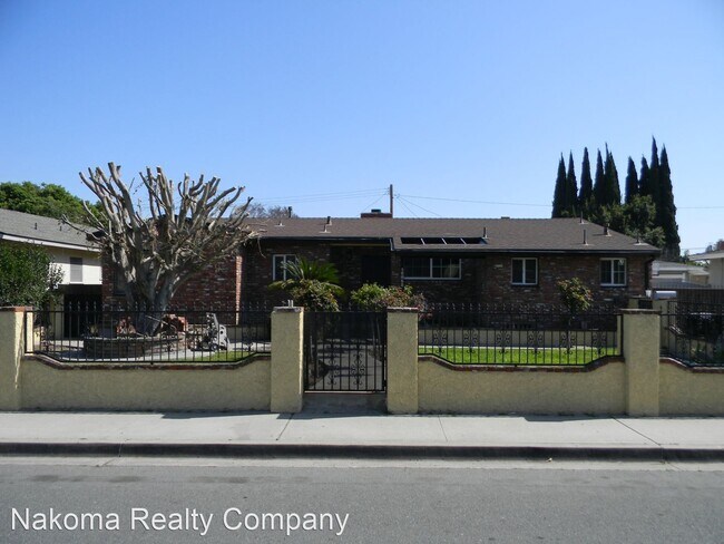 Foto del edificio - 4 br, 2 bath House - 12052 Orangewood Ave