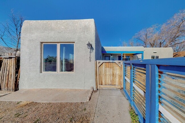 Building Photo - Charming NE Heights 3 Bedroom 2 Bath