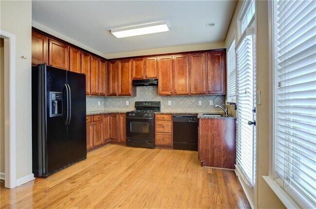 Foto del edificio - 4424 Grove Field Park NW