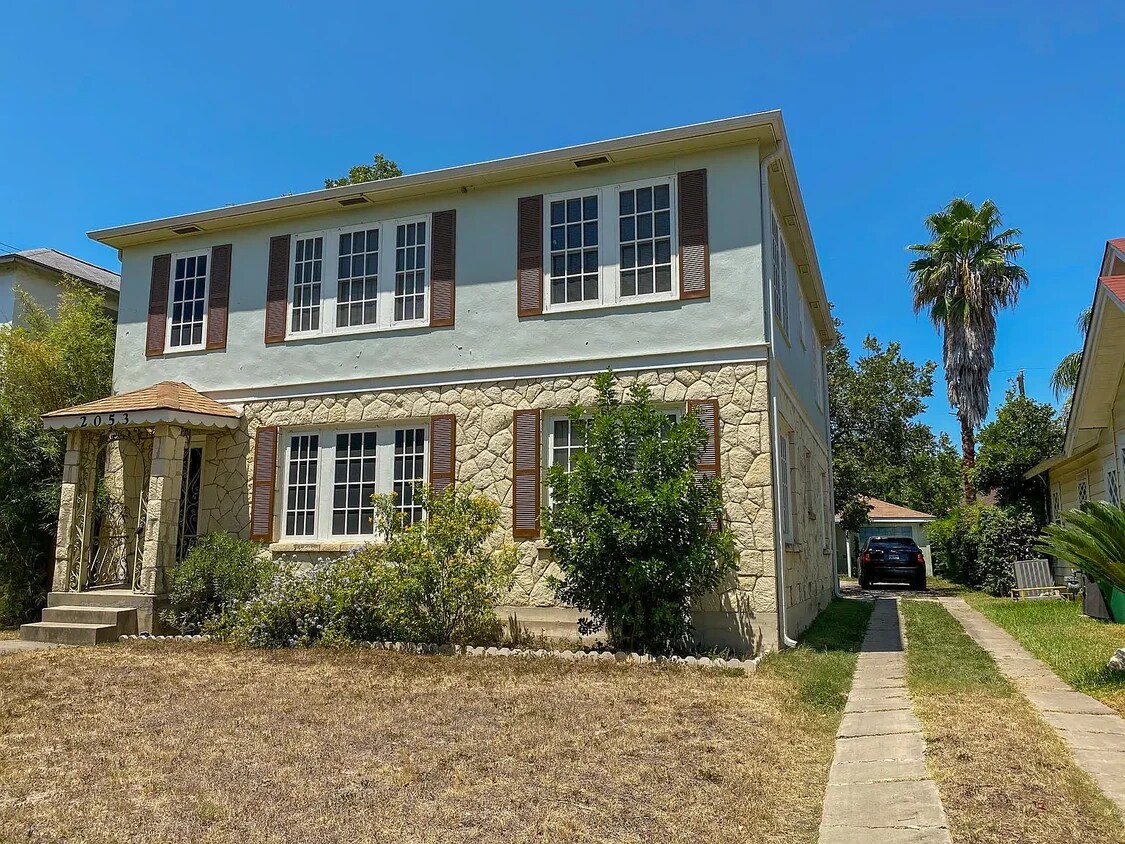 Foto principal - 2053 W Gramercy Pl