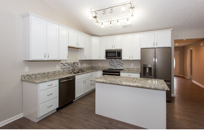 Building Photo - 5339 Avery Woods Ln