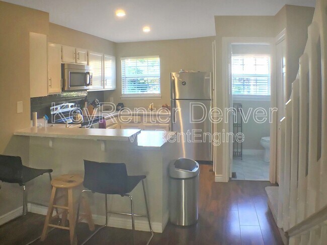 Foto del edificio - 1699 S Trenton St