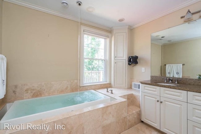 Building Photo - 5 br, 4 bath House - 3003 Highpoint Drive