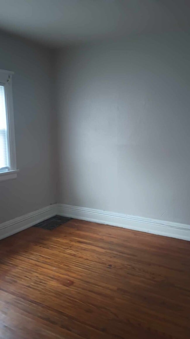 Foto del edificio - 102 Melrose Ave