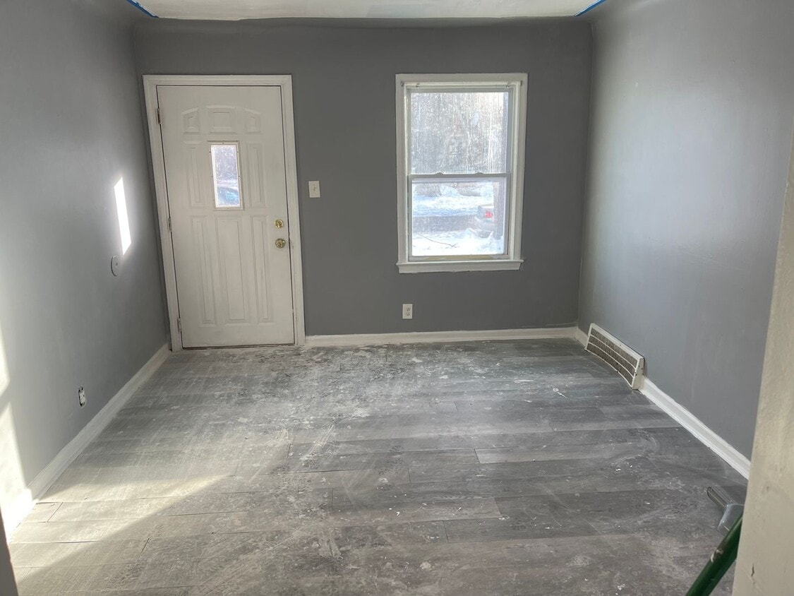 Primary Photo - Updated Home In Detroit