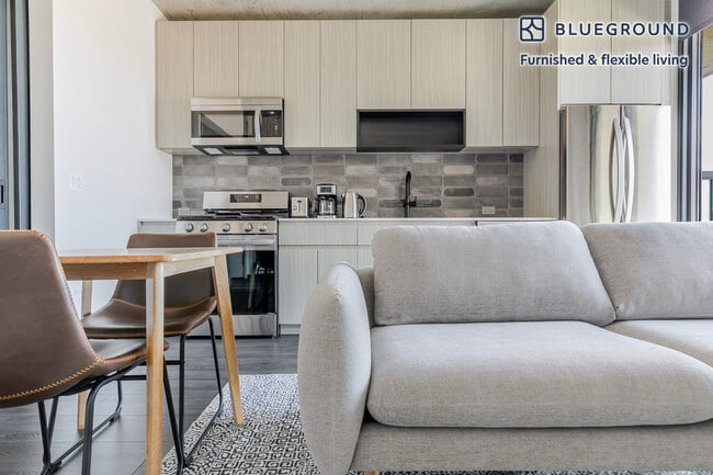 Building Photo - 1454 W Randolph St