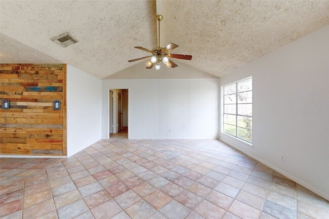 Building Photo - 2711 Heritage Colony Dr