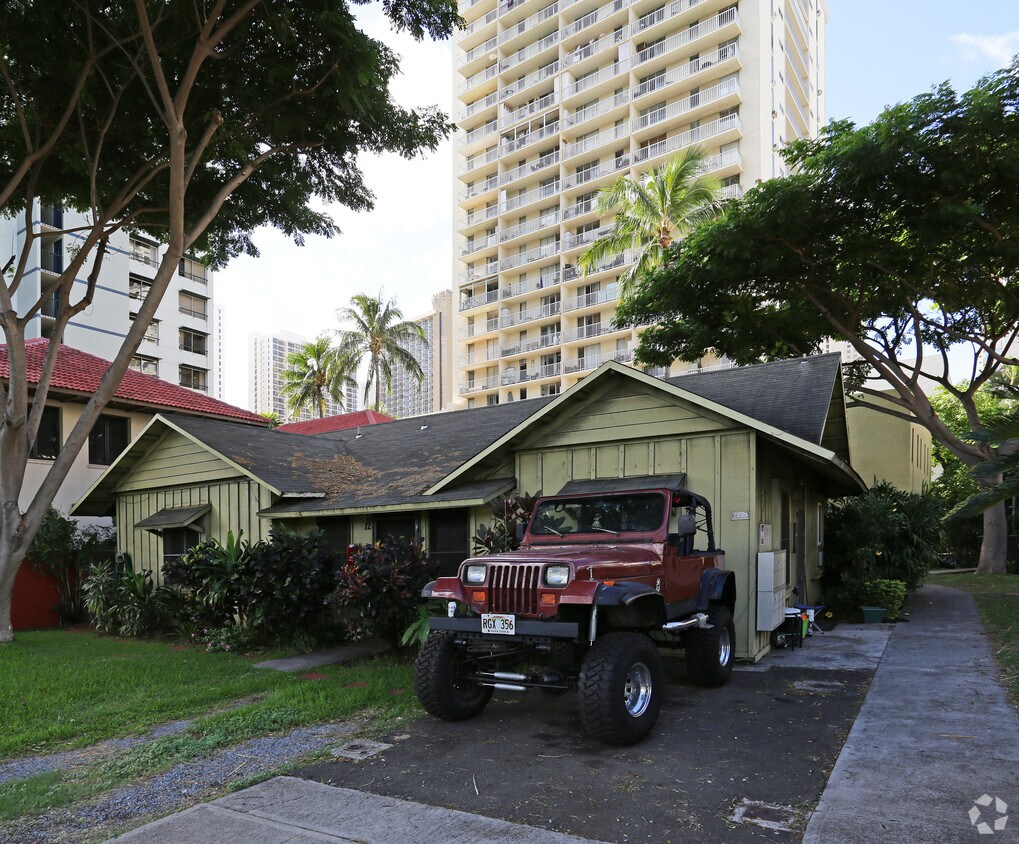 Building Photo - 2445-2449 Ala Wai Blvd