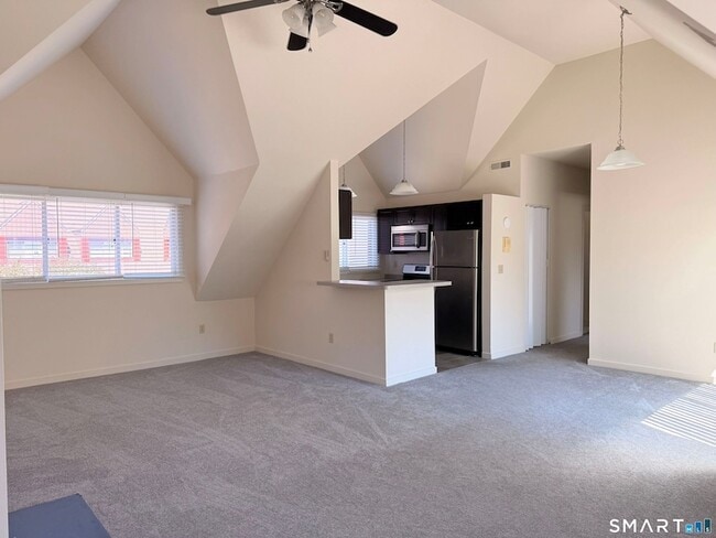 Building Photo - 106 Montoya Dr
