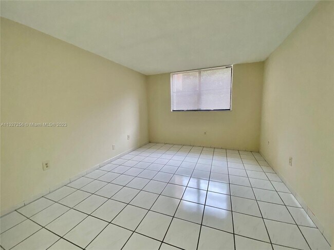 Foto del edificio - 8004 SW 149th Ave