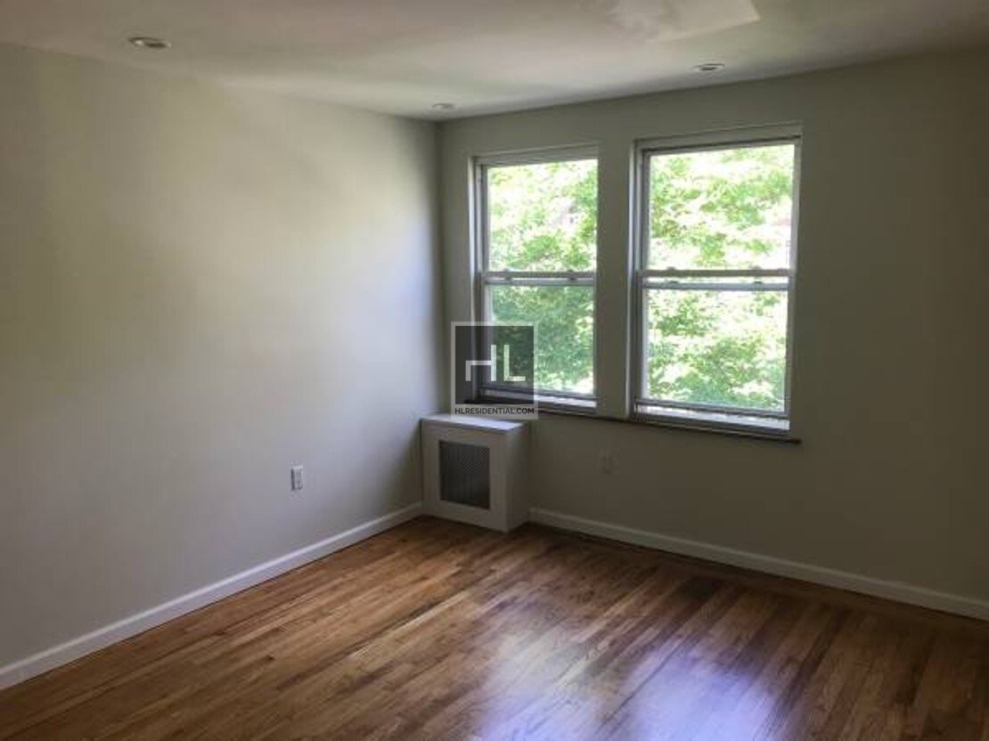 Primary Photo - 48th Street | 39th Avenue | 1/1