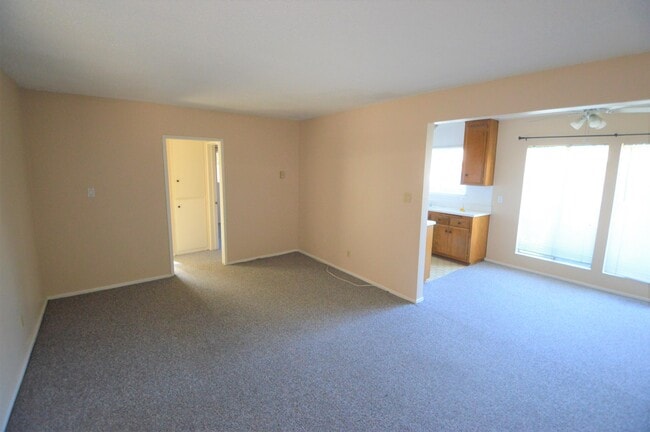 Building Photo - 360 Freeman Ave