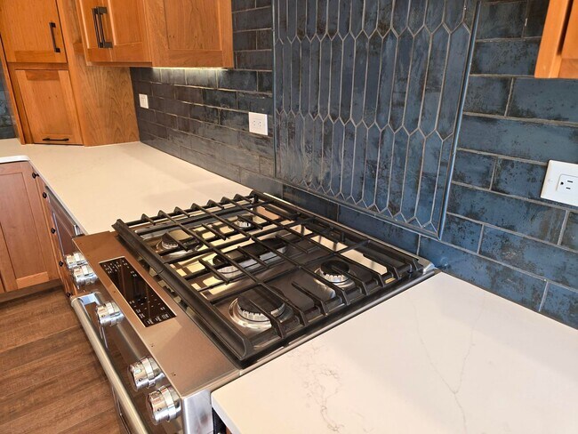 Foto del edificio - Beautiful 4-Bedroom Home in Southeast Fort...