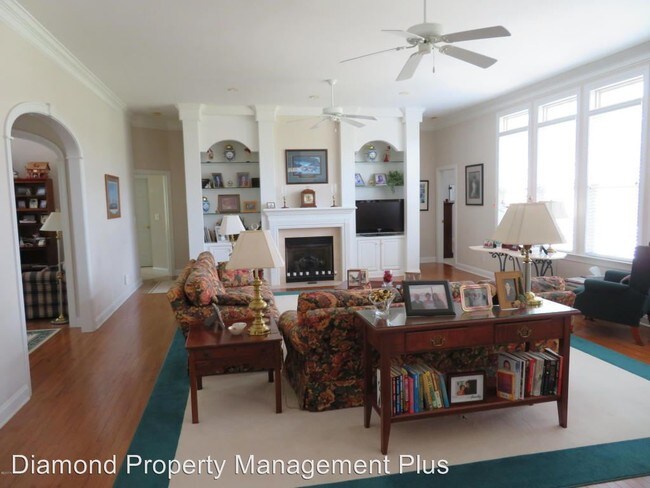 Building Photo - 912 Taberna Cir