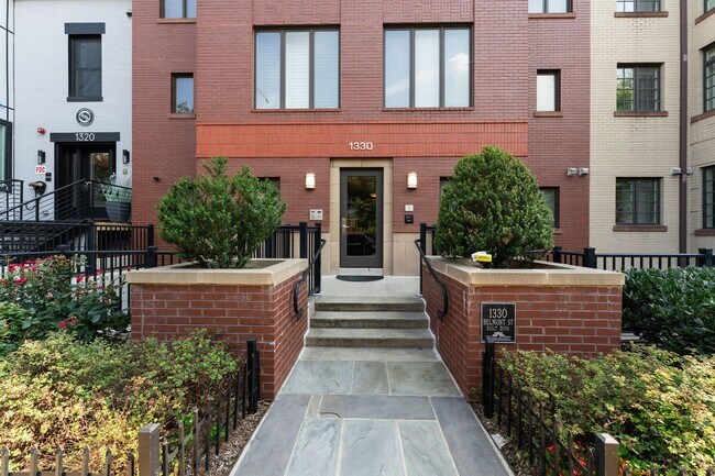 Foto del edificio - Available for a 9/1 Lease Start! 1 Bedroom...